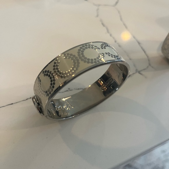 Set of 5 various 100% Authentic Coach Bangle bracelets - Picture 4 of 6